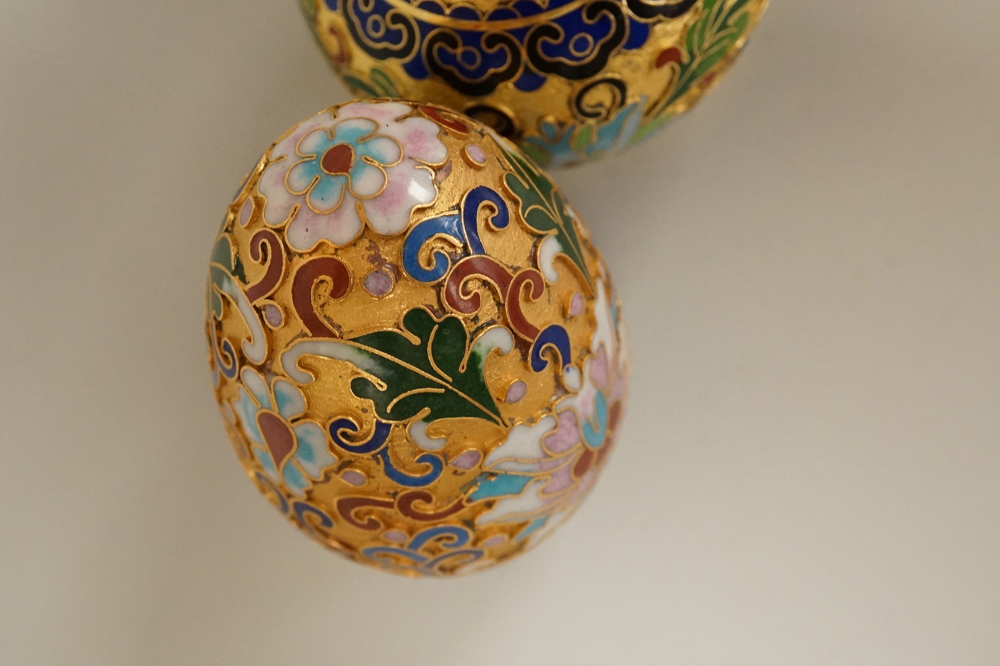 A collection of miniature enamel and cloisonné boxes, eggs and a painted rabbit, etc. (11)